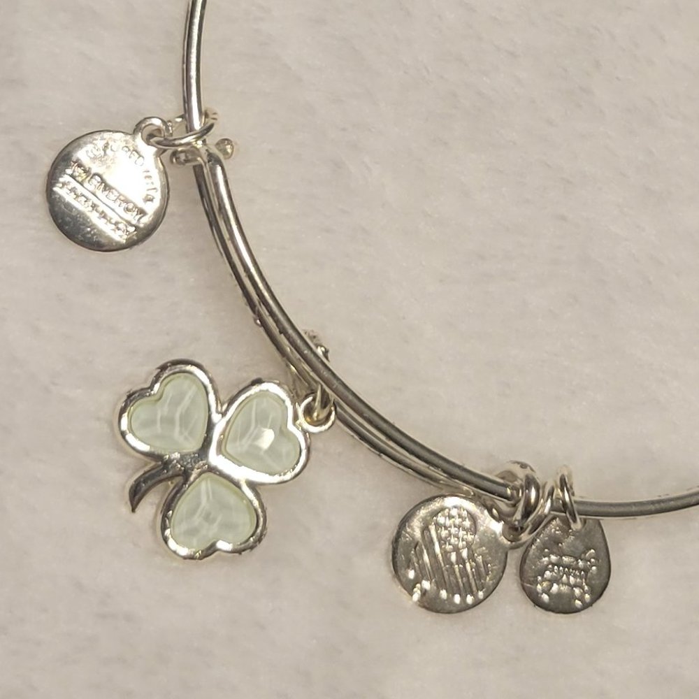 Alex and Ani RARE three leaf (3) clover Bangle Bracelet Adjustable Like New
